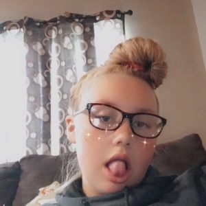 Meet your Posher, Tayla